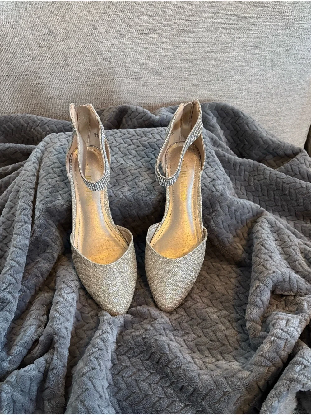Dream Pairs Gold Glitter Pointed-Toe Rhinestone ankle strap Low wedge heel